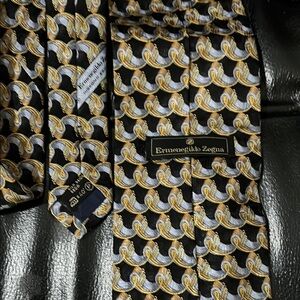 Ermenegildo Zegna Black and Gold Chain Pattern Tie